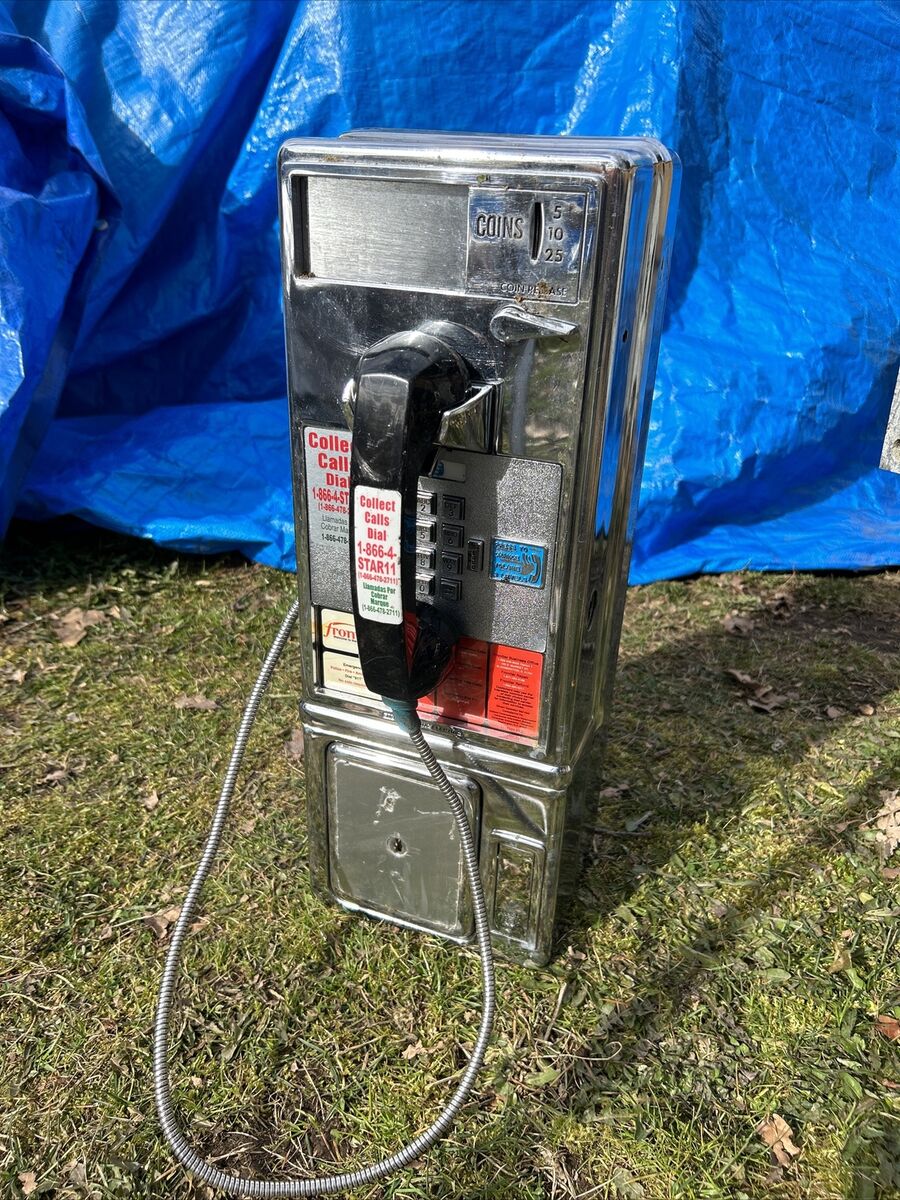 Don’t hang up yet: Public payphone remains a cherished service for some people | The Straits Times