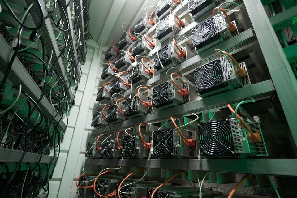 Bitcoin Miners Continue to Sell BTC Ahead of Halving, Blockchain Data Show