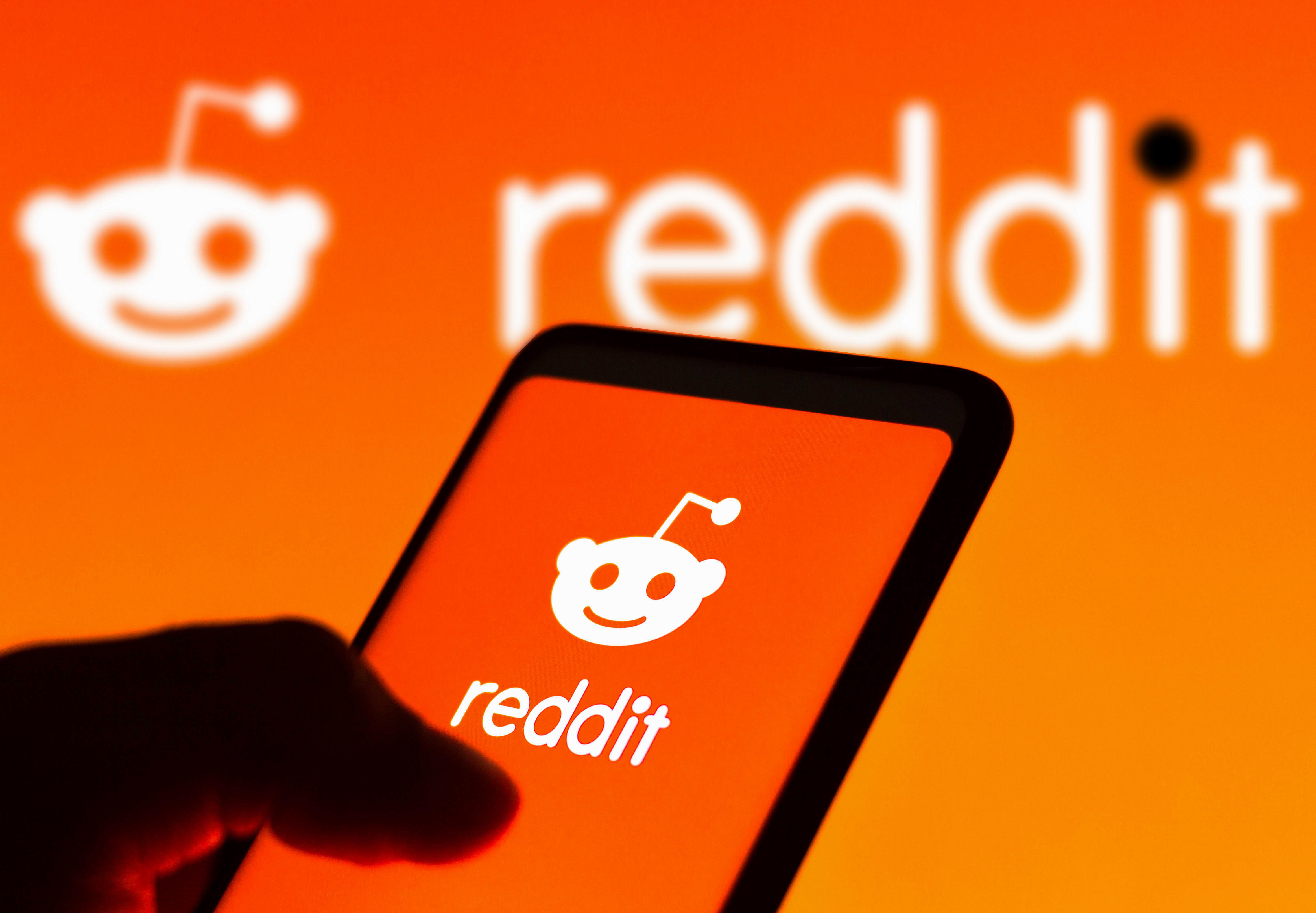 Reddit may accept Bitcoin, strippers approve