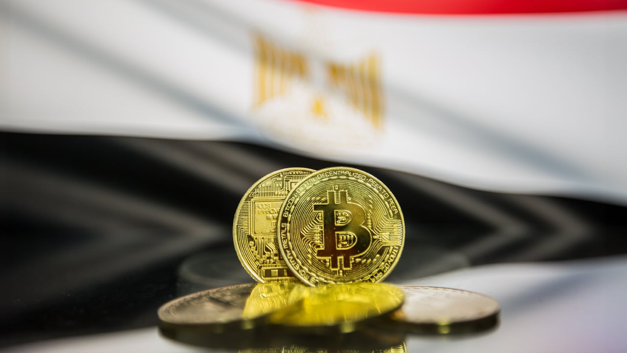 CBE warns against cryptocurrency dealings in Egypt - Egypt Independent