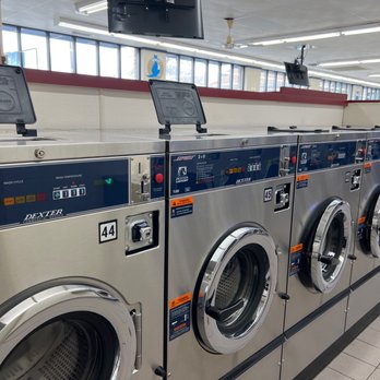 Blue Kangaroo Laundromat: Serving Chicagoland & Indiana