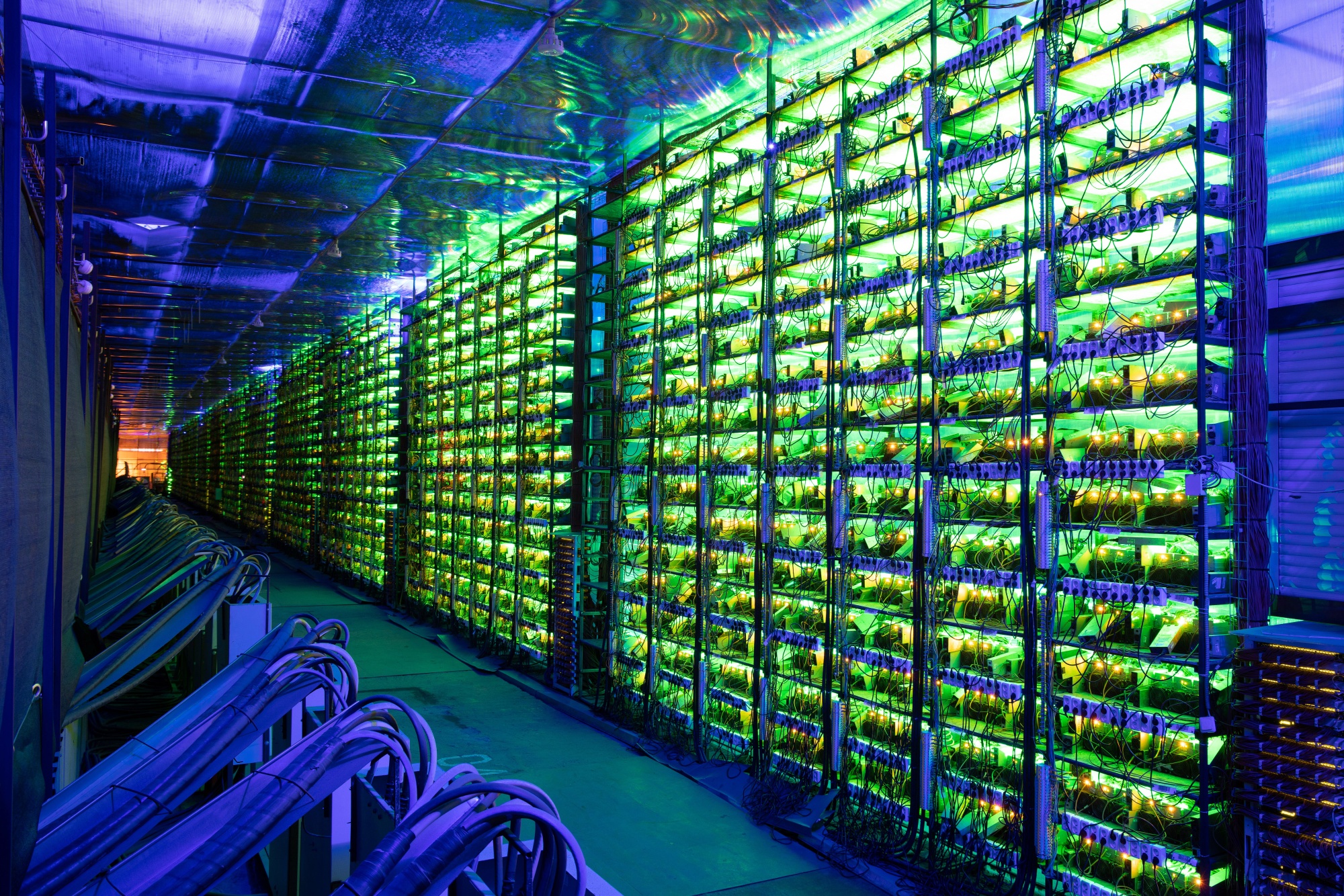 Bitcoin Mining Hardware and Software, Explained - TheMinerMag