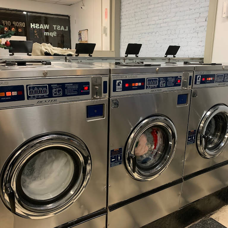 Shiniest laundromat in Chicago - comforter largecapacity allergy | Ask MetaFilter