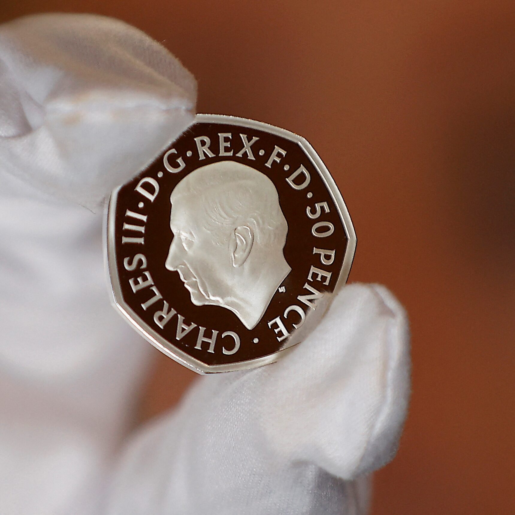 UK unveils new coins that will go into circulation | CNN