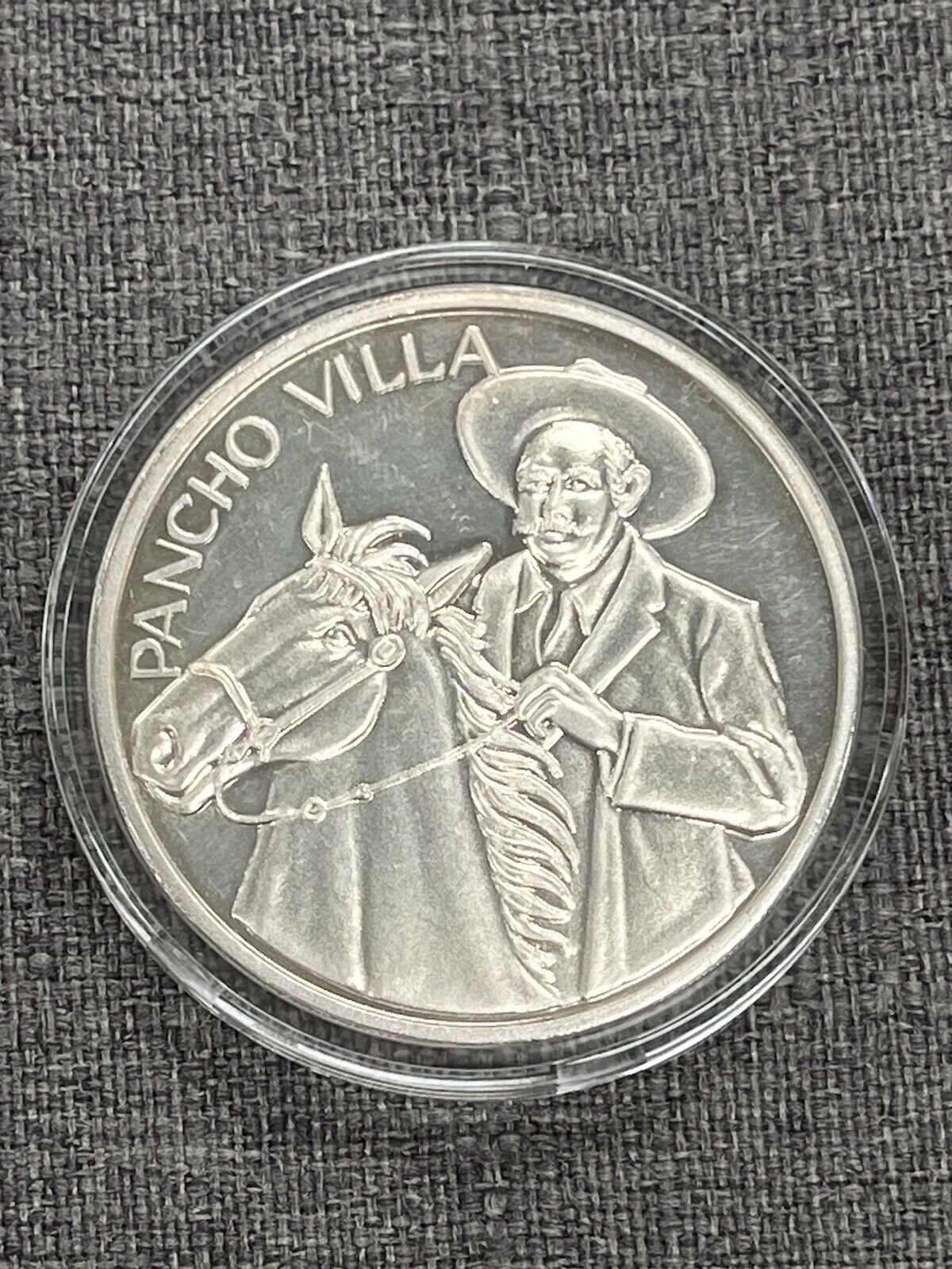 Moneta d'argento puro Pancho Villa 2 oz di seconda mano per EUR su Ourense su WALLAPOP
