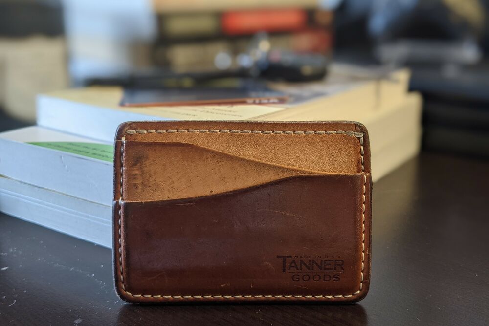 Dash Wallets | Slim, Thin, & Minimalist Wallets for Modern Men