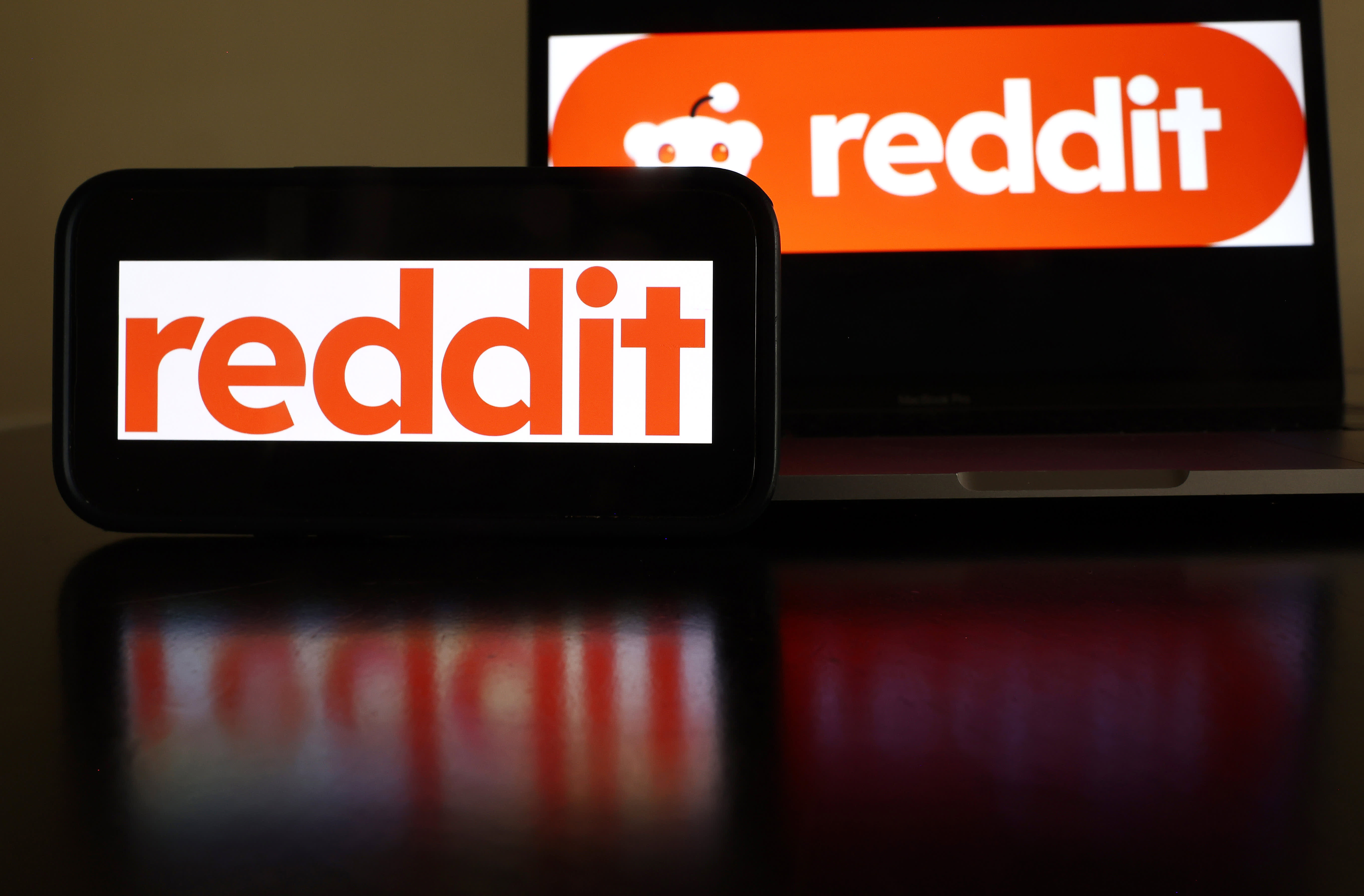 12 Best Reddit Stocks To Buy Now