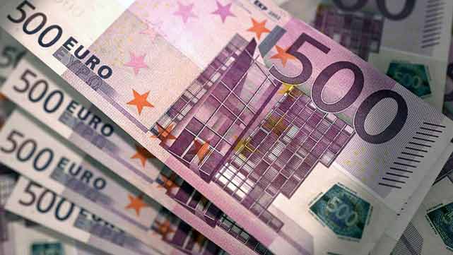 Dollar gains on euro before Fed meeting | Reuters
