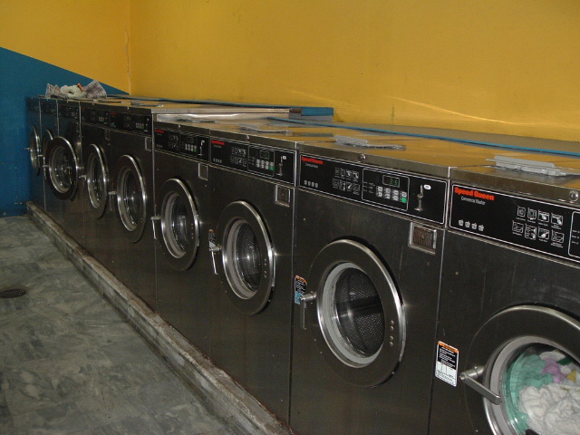 Self-service laundry - Wikipedia