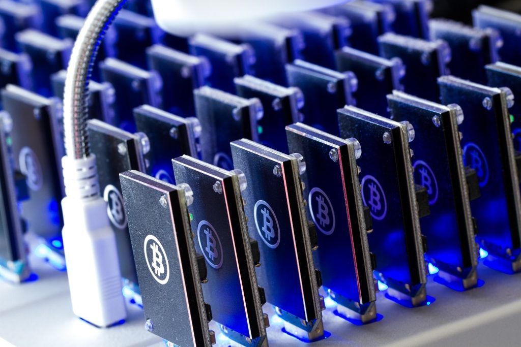 Bitcoin Miners Buy up Rigs as Prices Near All-Time Lows